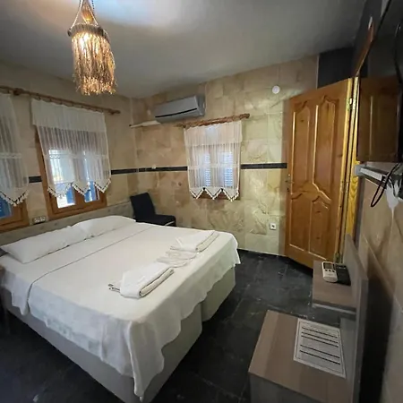 Teras Butik *