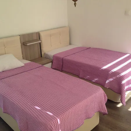 מלון Teras Butik *